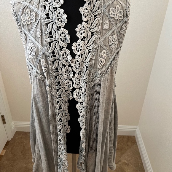 Romantic, ethereal vest - Picture 1 of 2